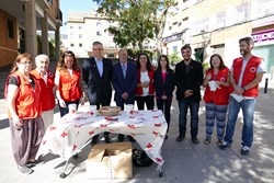 Mesa cuestación Cruz Roja 1