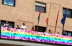 Despliegue bandera LGTB