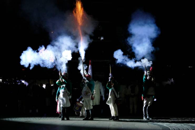 El Desfile de Farolillos ilumina la ciudad de Móstoles en conmemoración de los históricos Alcaldes (11)