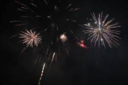 Los fuegos artificiales brillaron en la noche de Móstoles (2)
