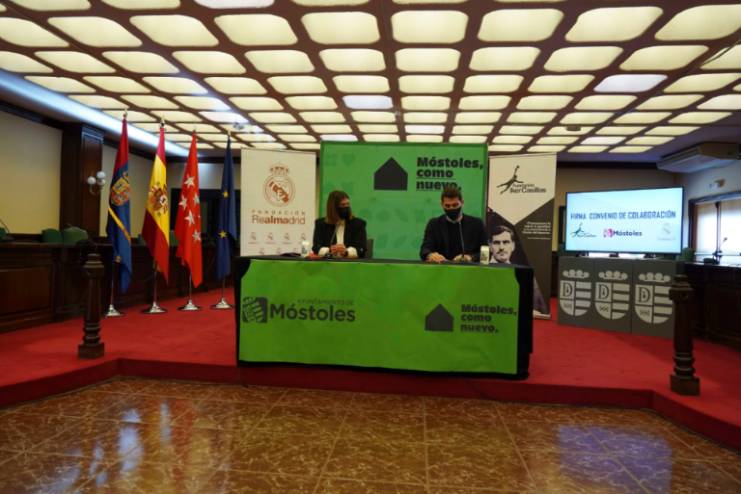 firma convenio Iker Casillas_5