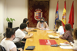 Reunión de la Alcaldesa Noelia Posse con los jóvenes mostoleñosp