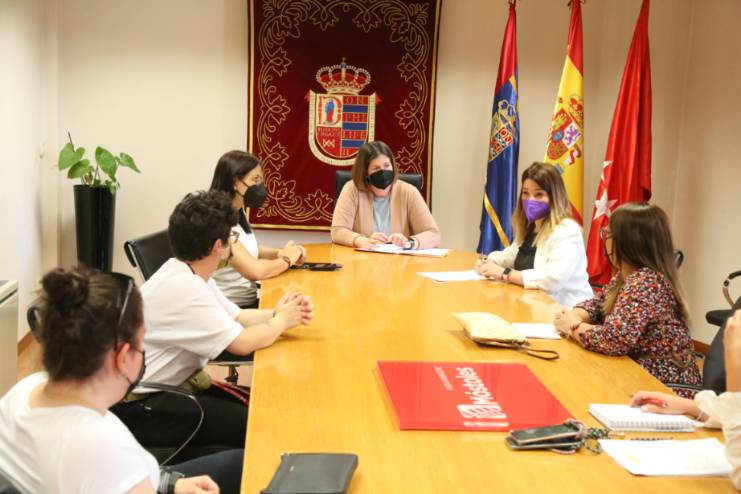 Reunión de la Alcaldesa Noelia Posse con los jóvenes mostoleños 2