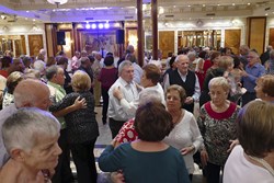 Baile de mayoes por navidad 1