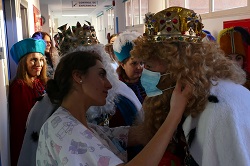 Visita de los Reyes Magos a los hospitales de Móstoles 1