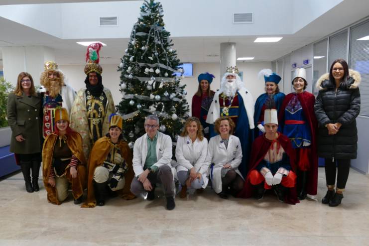 Visita de los Reyes Magos a los hospitales de Móstoles 10