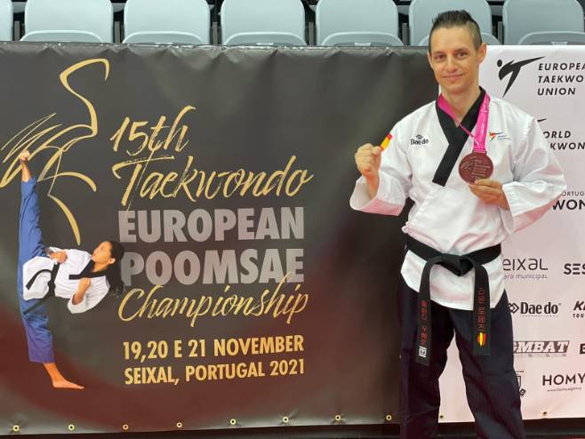 El mostoleño Ramón López, tercero en el Campeonato de Europa de Taekwondo (2)