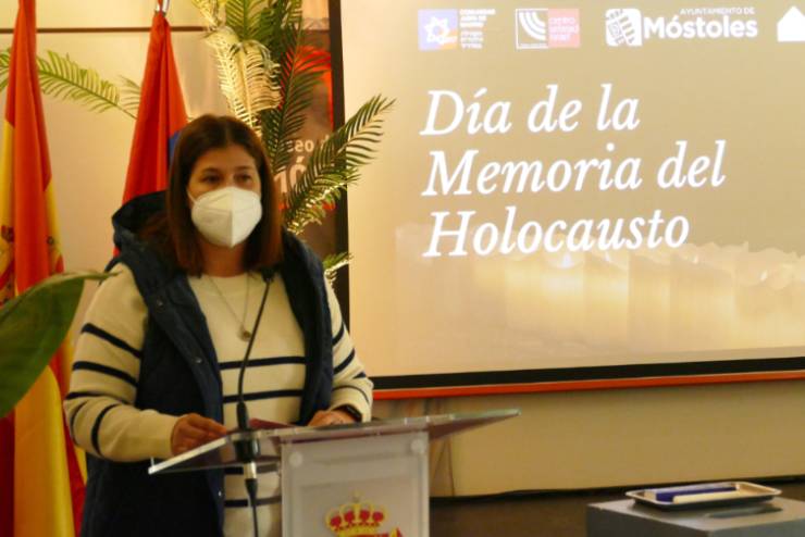 Homenaje en memoria de las víctimas del Holocausto (12)