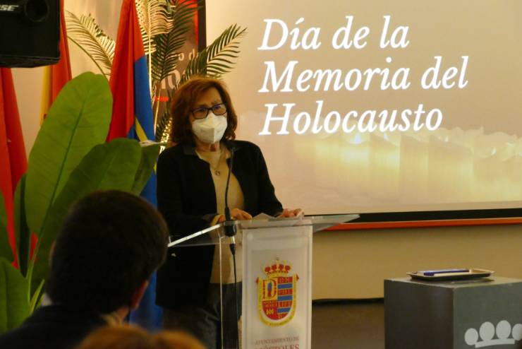 Homenaje en memoria de las víctimas del Holocausto (11)