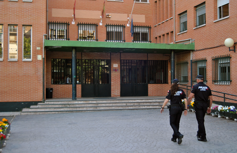 Policía en colegios Móstoles PISEE