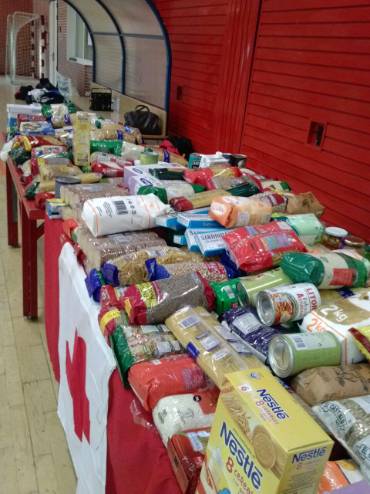 Policia participa en donación 200 kilos alimentos 1