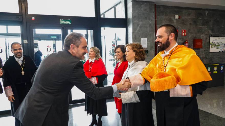 El Alcalde asiste a la investidura de Gregorio Marañón como Doctor Honoris Causa por la URJC (1)
