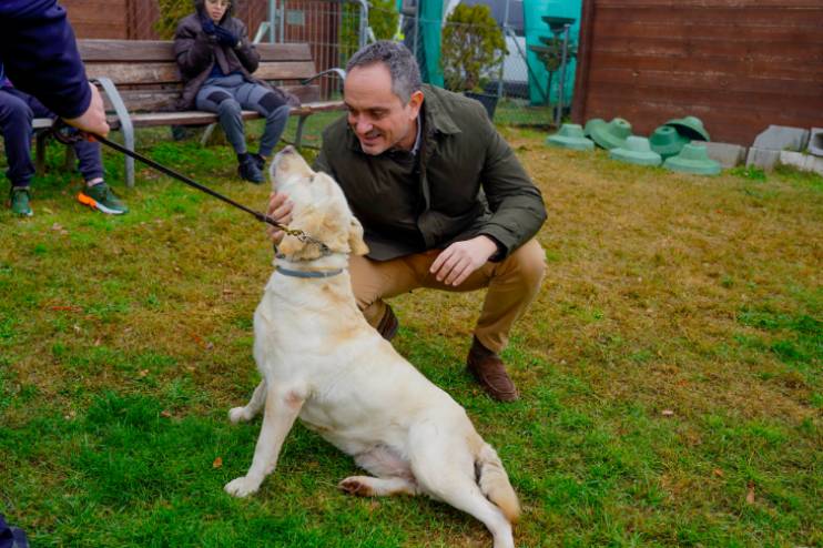 El alcalde de Móstoles asiste a una exhibición de la Unidad Canina de la Policía Municipal (1)