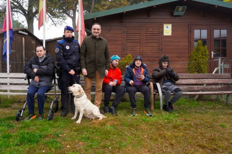 El alcalde de Móstoles asiste a una exhibición de la Unidad Canina de la Policía Municipal (2)