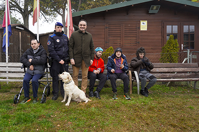 El alcalde de Móstoles asiste a una exhibición de la Unidad Canina de la Policía Municipal