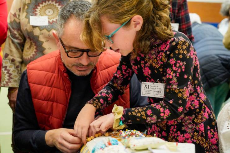 El Alcalde de Móstoles asiste al XI Encuentro Nacional de Encaje de Bolillos (2)