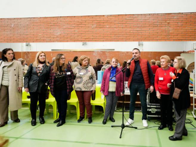 El Alcalde de Móstoles asiste al XI Encuentro Nacional de Encaje de Bolillos (3)