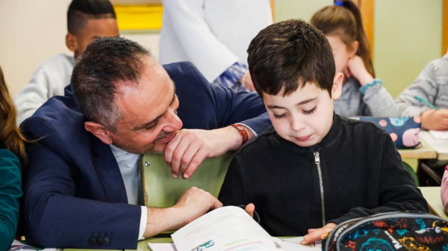 El Alcalde de Móstoles y el Consejero de Educación visitan el CEIP Andrés Torrejón (3)