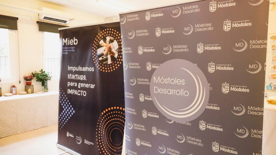 El alcalde de Móstoles participa en la presentación de proyectos MIEB (1)