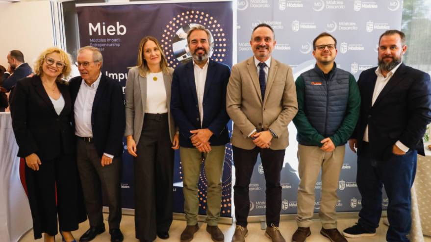 El alcalde de Móstoles participa en la presentación de proyectos MIEB (5)