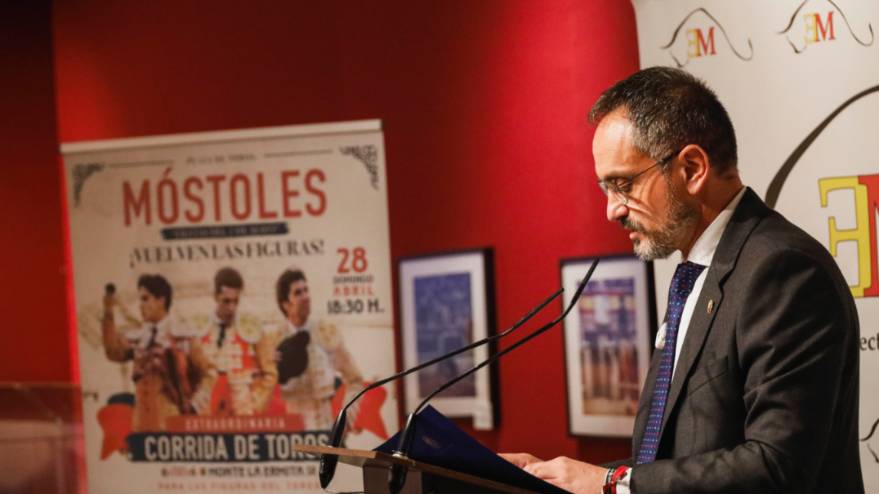 El alcalde presenta en Las Ventas el cartel que devuelve los toros a Móstoles (3)