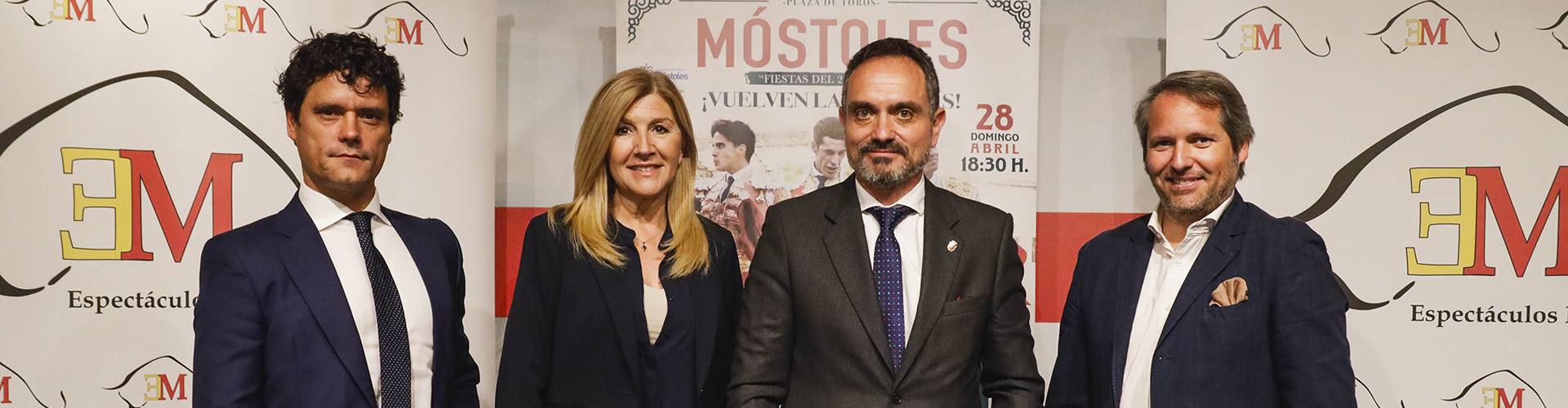 slider El alcalde presenta en Las Ventas el cartel que devuelve los toros a Móstoles