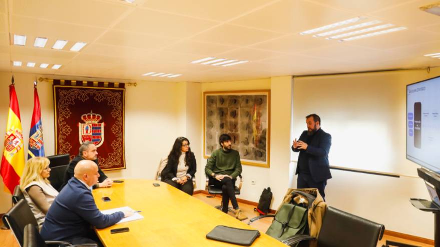 El Alcalde se reúne con empresas para impulsar la innovación y el emprendimiento en Móstoles (1)