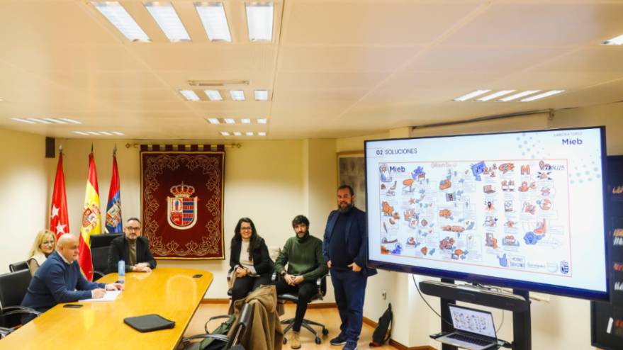 El Alcalde se reúne con empresas para impulsar la innovación y el emprendimiento en Móstoles (2)