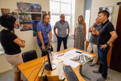 El Alcalde sigue visitando las áreas del Ayuntamiento (3)