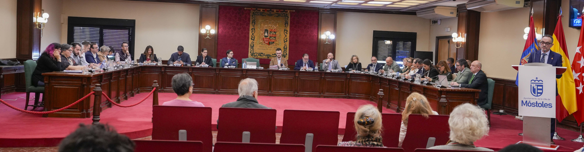 slider Aprobado el cerramiento de la terraza del Centro de Mayores La Princesa para optimizar su uso (3)