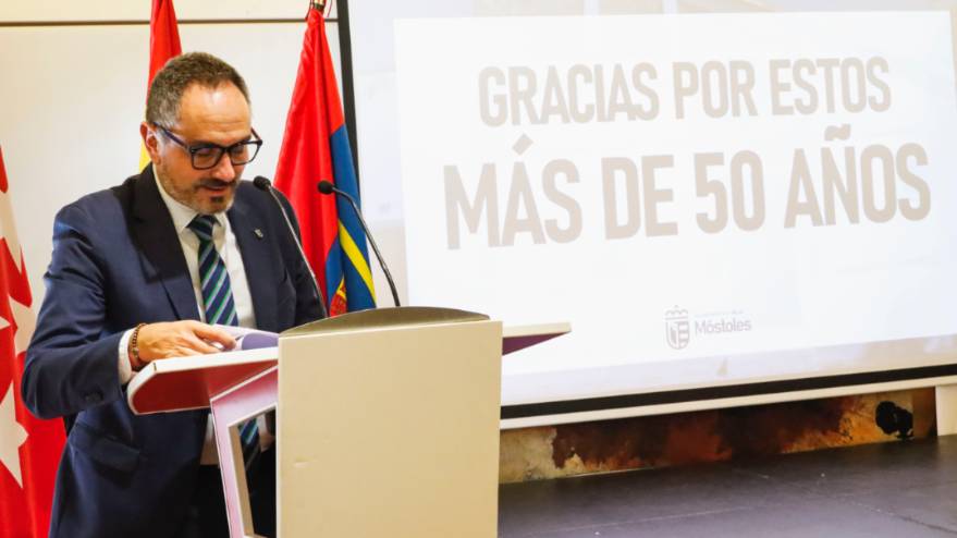 Homenaje a empresas con más de 50 años en Móstoles (1)