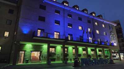 destacada iluminación verde y azul 3
