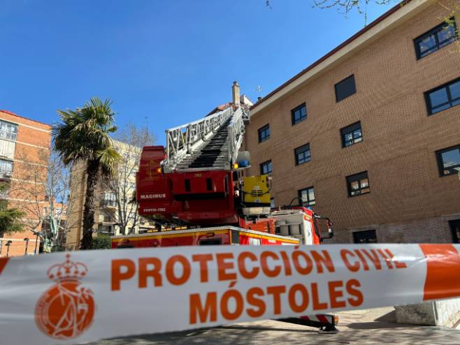 El Ayuntamiento de Móstoles recrea un simulacro de incendio (7)
