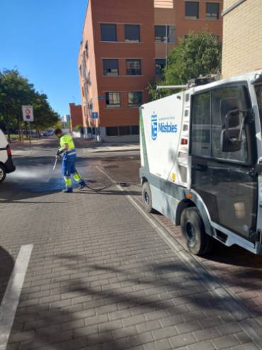 Refuerzo de la limpieza en el PAU-4 dentro del plan intensivo barrio a barrio (4)