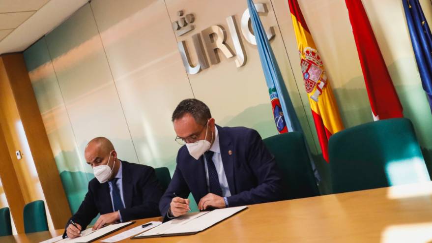 El Ayuntamiento de Móstoles renueva el convenio con la URJC para la Universidad de Mayores (3)
