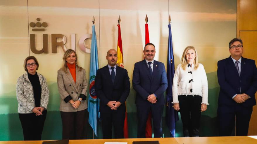 El Ayuntamiento de Móstoles renueva el convenio con la URJC para la Universidad de Mayores (4)