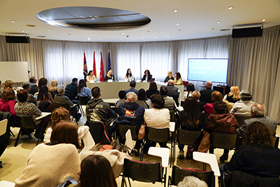 destacada Éxito de participación en la charla-coloquio las mujeres científicas no son invisibles