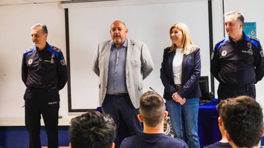 ENTREGA DIPLOMAS 4 ESO EMPRESA POLICIA LOCAL_6
