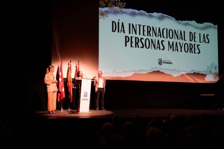 Conmemoración del 34 aniversario del Día Internacional de las Personas Mayores (4)