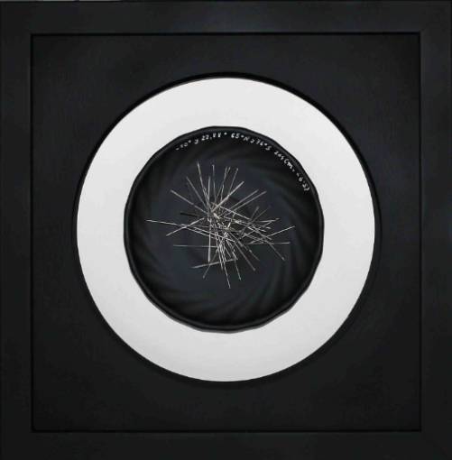 FOTO 2_EXPO VILLA_ALFILERES Y PIPAS_ SALA 1