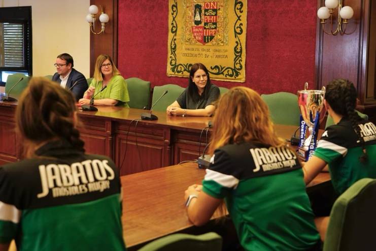 La Alcaldesa de Móstoles recibe a Las Jabatas (3)