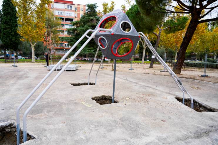 Cohete del área infantil del Parque de La Paz (4)