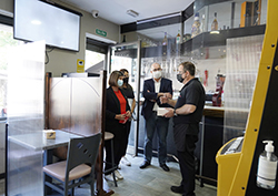 Entrega de test de antígenos de la campaña para la reactivación de las empresas locales 4p