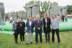 Mostoleños disfrutan con hinchable 8