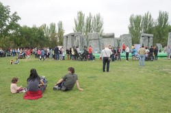 Mostoleños disfrutan con hinchable 9