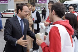 Mesa Cuestación Cruz Roja Ortiz 3