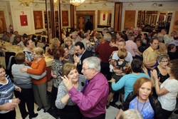 Baile Mayores Navidad 16