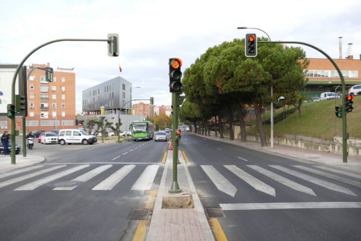 Nuevo semaforo calle Granada 3