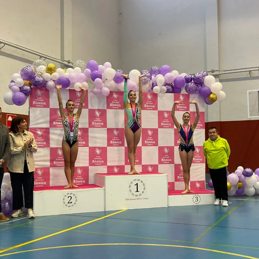 La gimnasta Alejandra Pardillo logra el bronce en el Trofeo XV Aniversario del Club Torrijos (2)