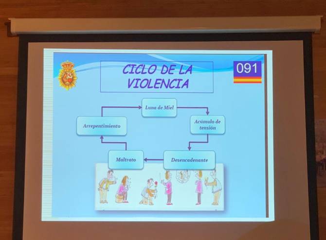 Mesa redonda sobre violencia de género 2
